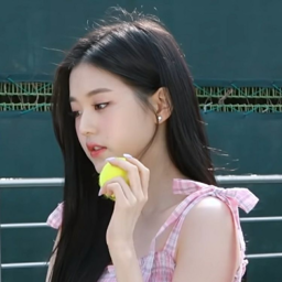 Wonyoung gallery image