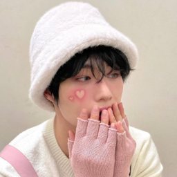 Hyunsuk gallery image