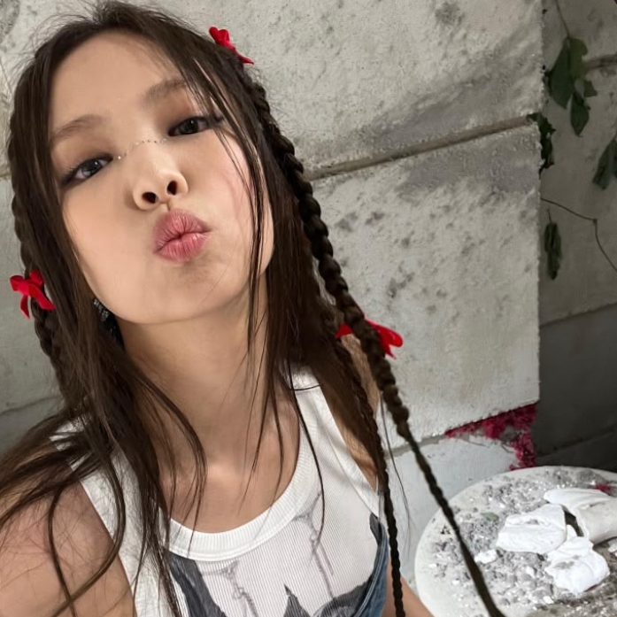 Jennie gallery image
