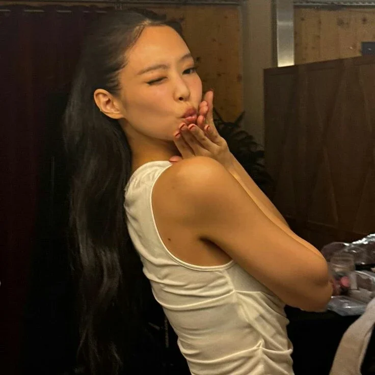 Jennie gallery image