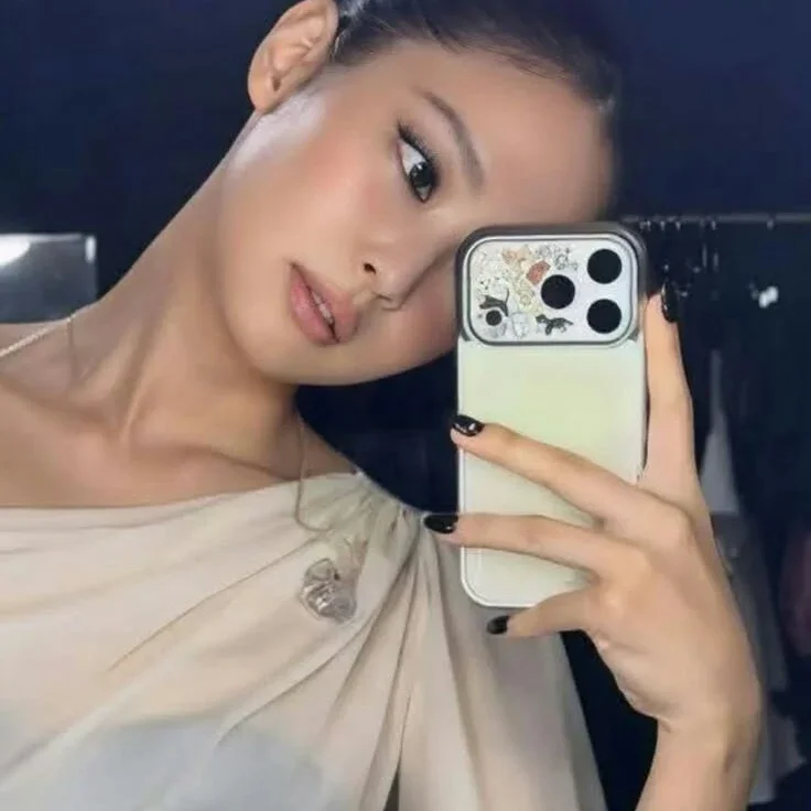 Jennie gallery image