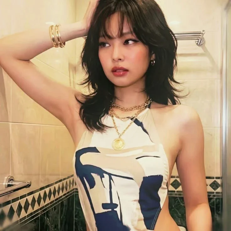 Jennie gallery image