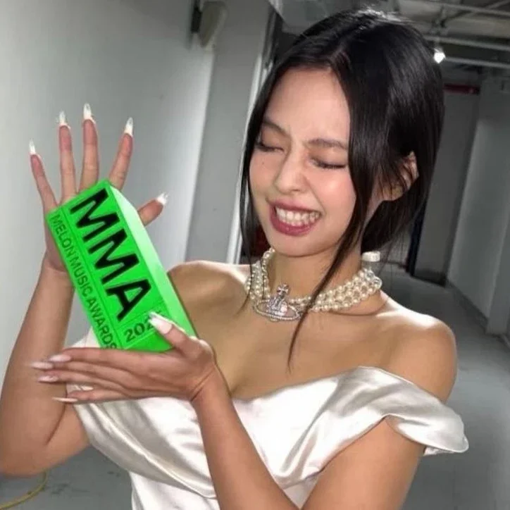 Jennie gallery image