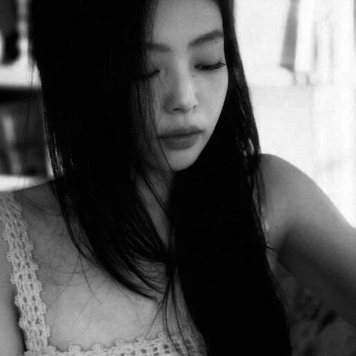 Jennie gallery image