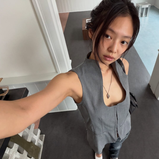 Jennie gallery image