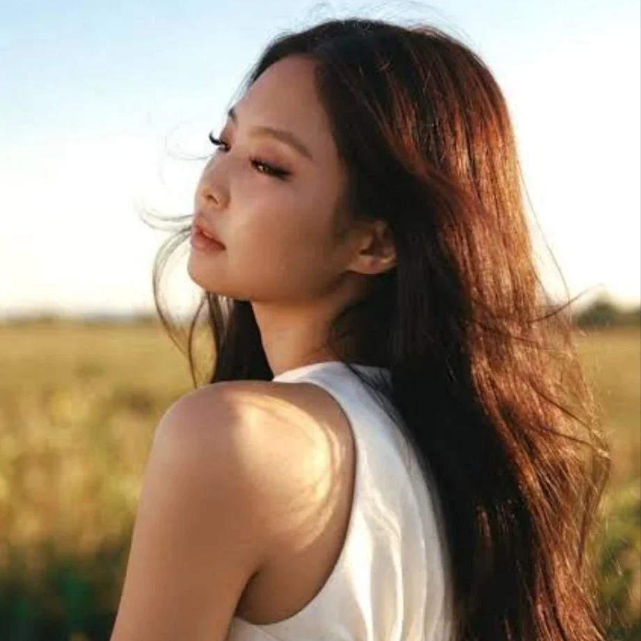 Jennie gallery image