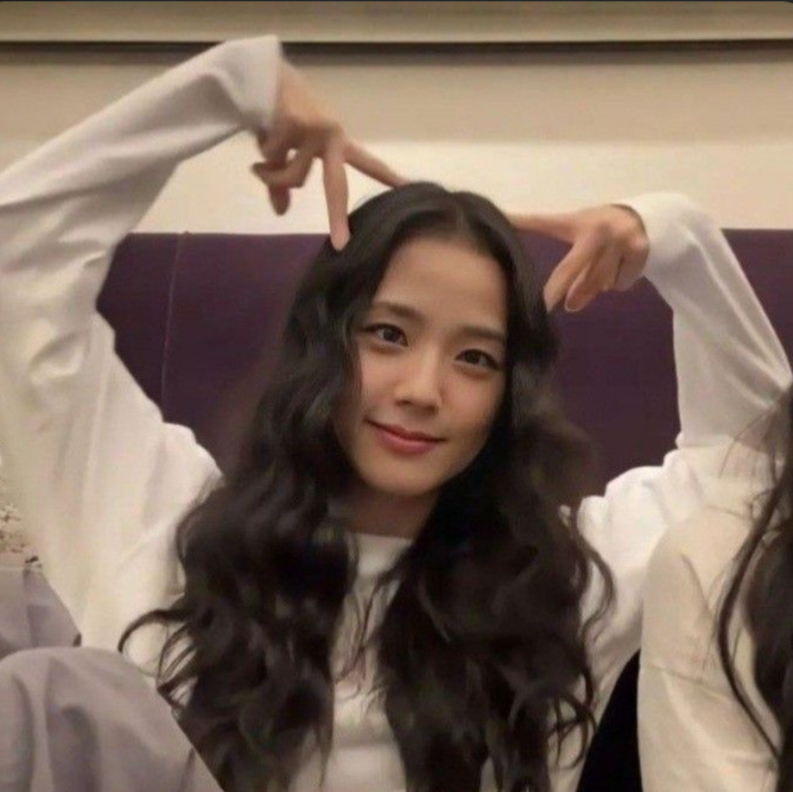Jisoo gallery image