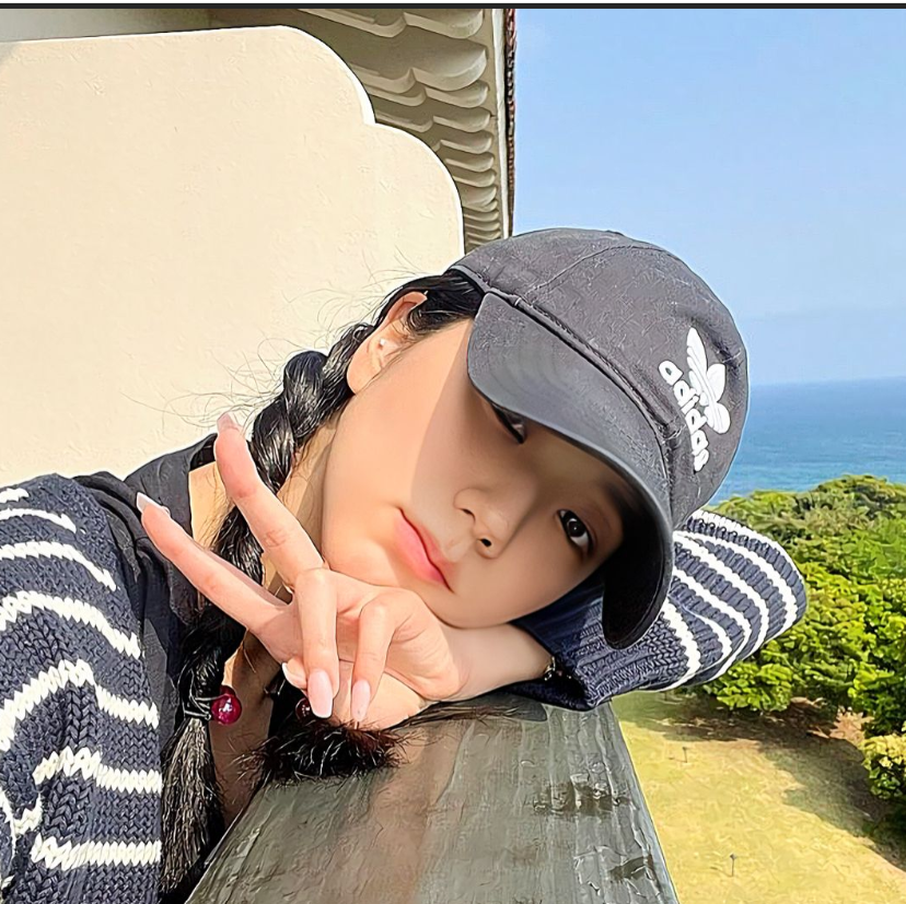 Jisoo gallery image