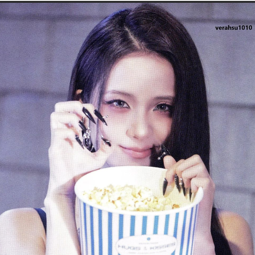 Jisoo gallery image
