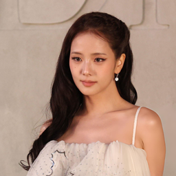 Jisoo gallery image