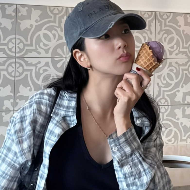 Jisoo gallery image