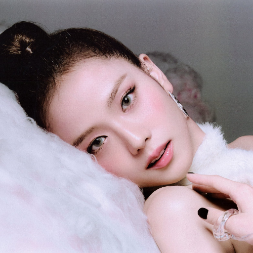 Jisoo gallery image