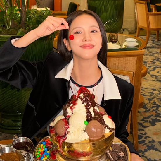 Jisoo gallery image