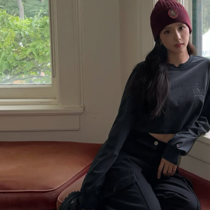 Jisoo gallery image
