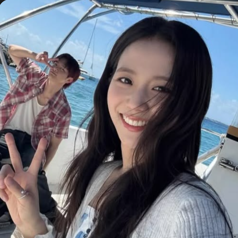 Jisoo gallery image