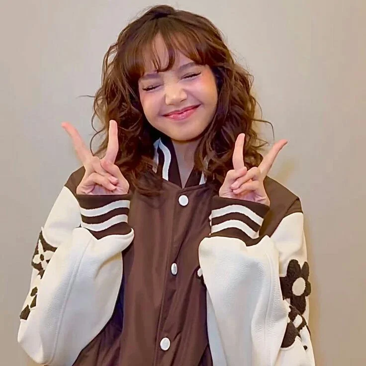 Lalisa gallery image
