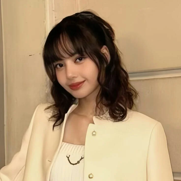 Lalisa gallery image