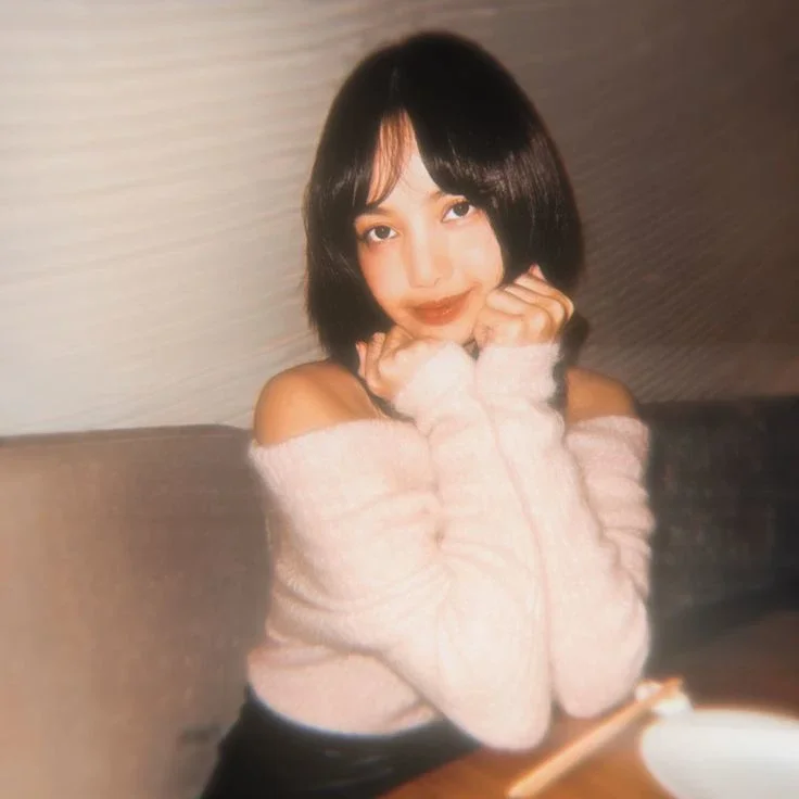Lalisa gallery image