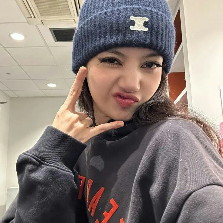 Lalisa gallery image