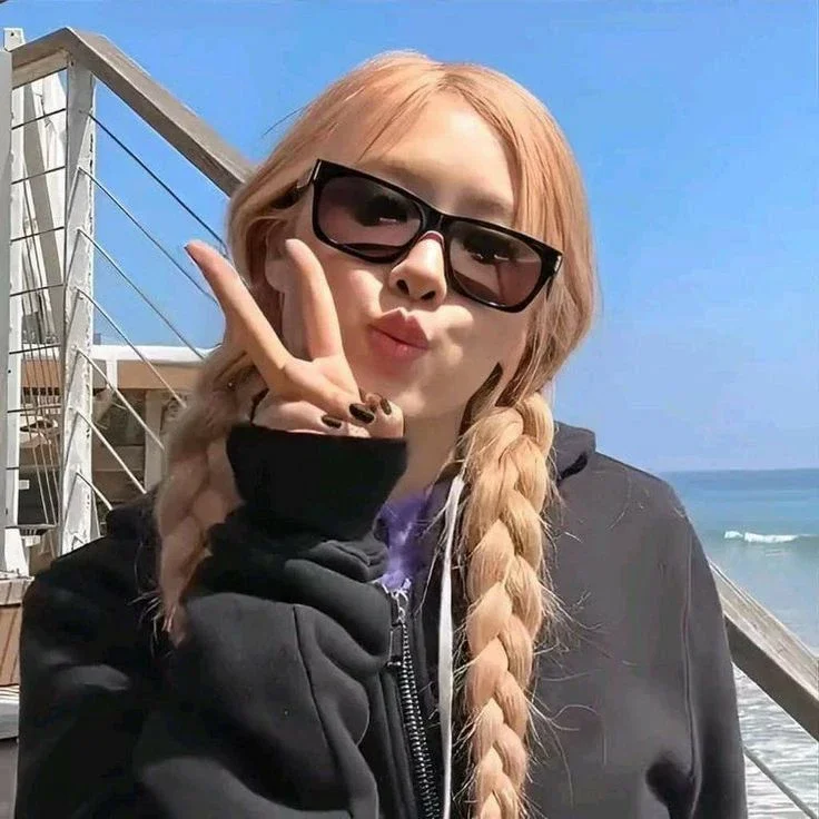 Rosé gallery image