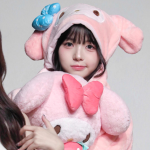 Kim ChaeWon gallery image