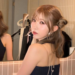 Hitomi gallery image
