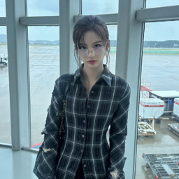 Sullyoon gallery image