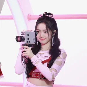 Elisia gallery image