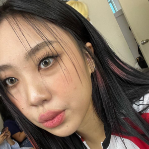 Lee Young-ji gallery image