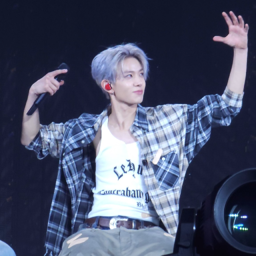 Heeseung gallery image