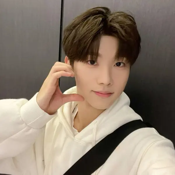 Hyunwoo gallery image