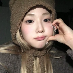 Yoon SeoYeon gallery image