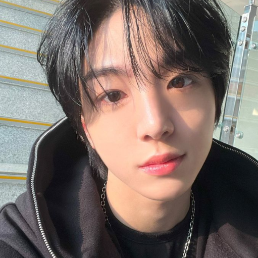 Baek Junhyuk gallery image