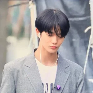 Jinyoung gallery image