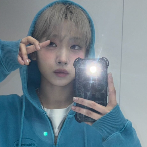 Jisoo gallery image