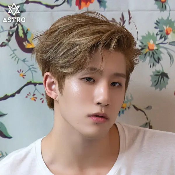 JinJin gallery image