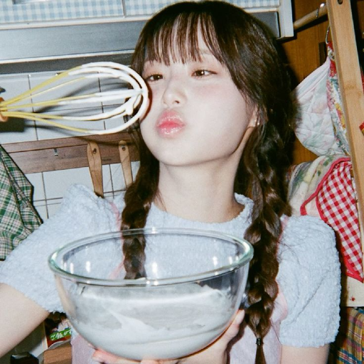 Chuu gallery image