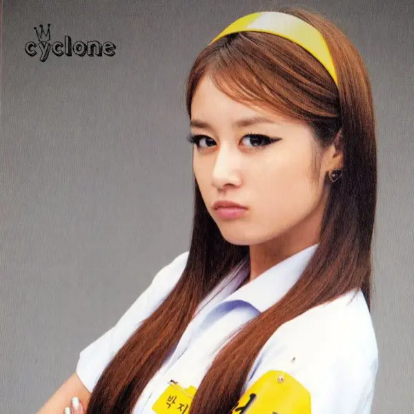 Jiyeon gallery image