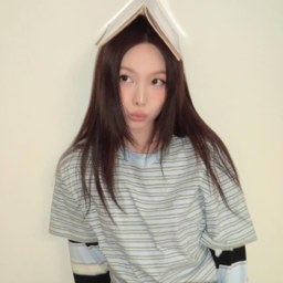 Nayeon gallery image