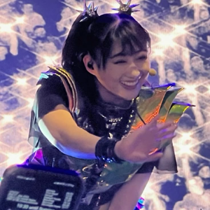 MOMOMETAL gallery image