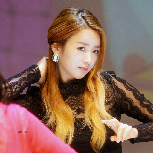 Larawan sa gallery ni Bomi