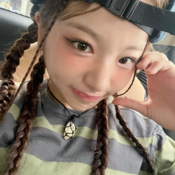 Chloe Young gallery image