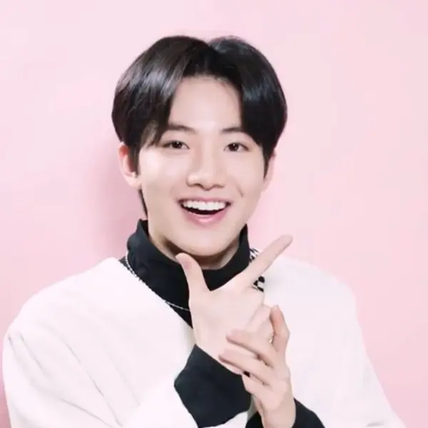 Kim Junkyu gallery image