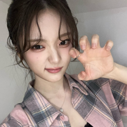 E.JI