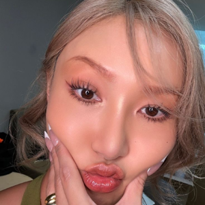 Hwasa gallery image