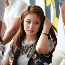 Jiyeon gallery image
