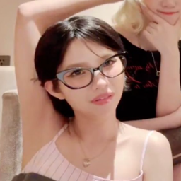 Soyeon gallery image