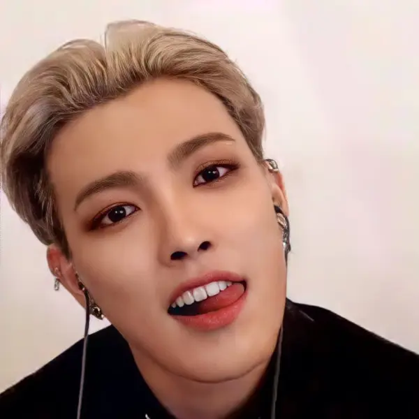 Hongjoong gallery image