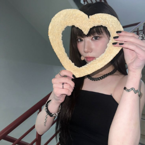 Hong Hyeju gallery image