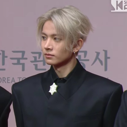 Heeseung gallery image